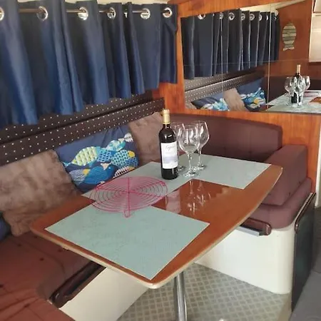 Nuit Insolite Sur Un Bateau Au Coeur De Botel Bordeaux