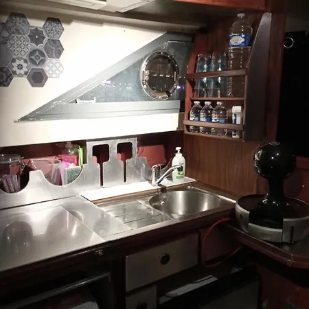 Nuit Insolite Sur Un Bateau Au Coeur De Båthotell *