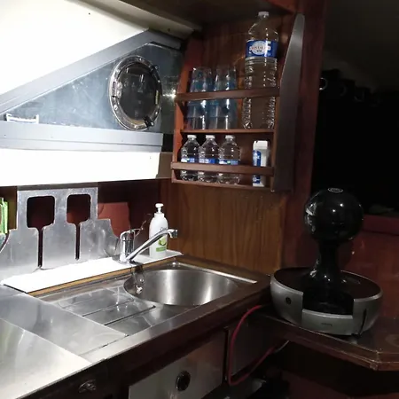 Nuit Insolite Sur Un Bateau Au Coeur De Bordeaux
