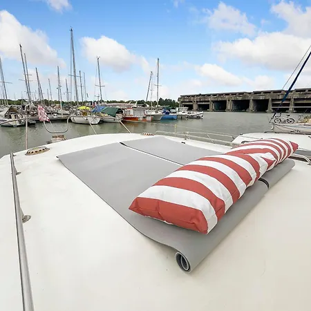 Nuit Insolite Sur Un Bateau Au Coeur De Båthotell *