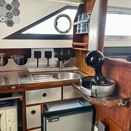 Nuit Insolite Sur Un Bateau Au Coeur De Båthotell *