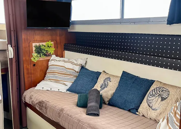 Nuit Insolite Sur Un Bateau Au Coeur De Bateau-hôtel *