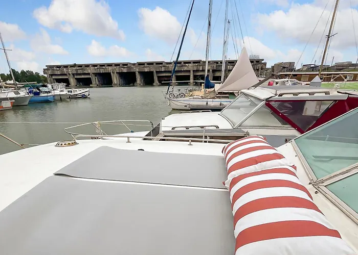Nuit Insolite Sur Un Bateau Au Coeur De Bateau-hôtel