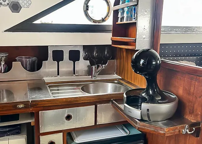 Nuit Insolite Sur Un Bateau Au Coeur De Bateau-hôtel *